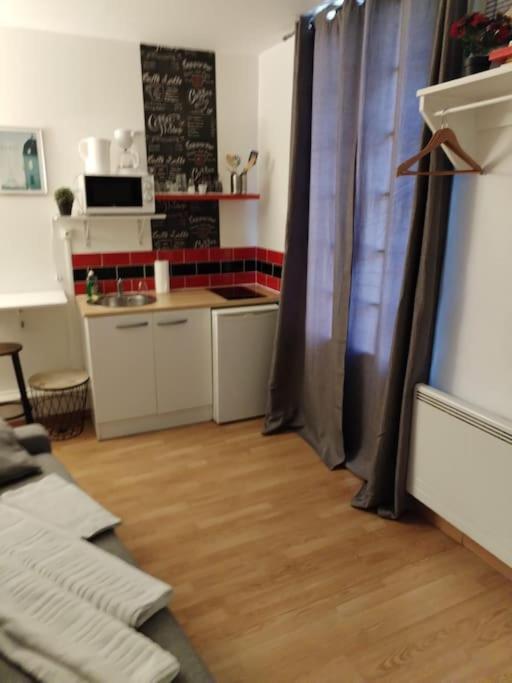 Studio Rue De La Sante Paris Exterior foto